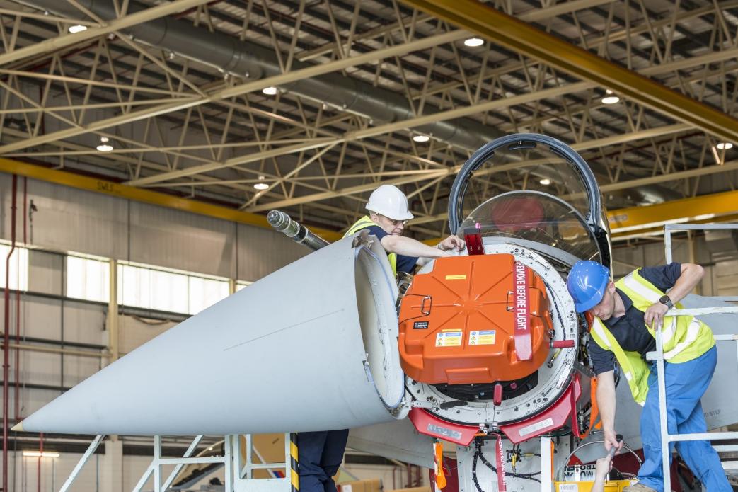 Airborne Radar con tecnologia AESA o a scansione meccanica. Leonardo